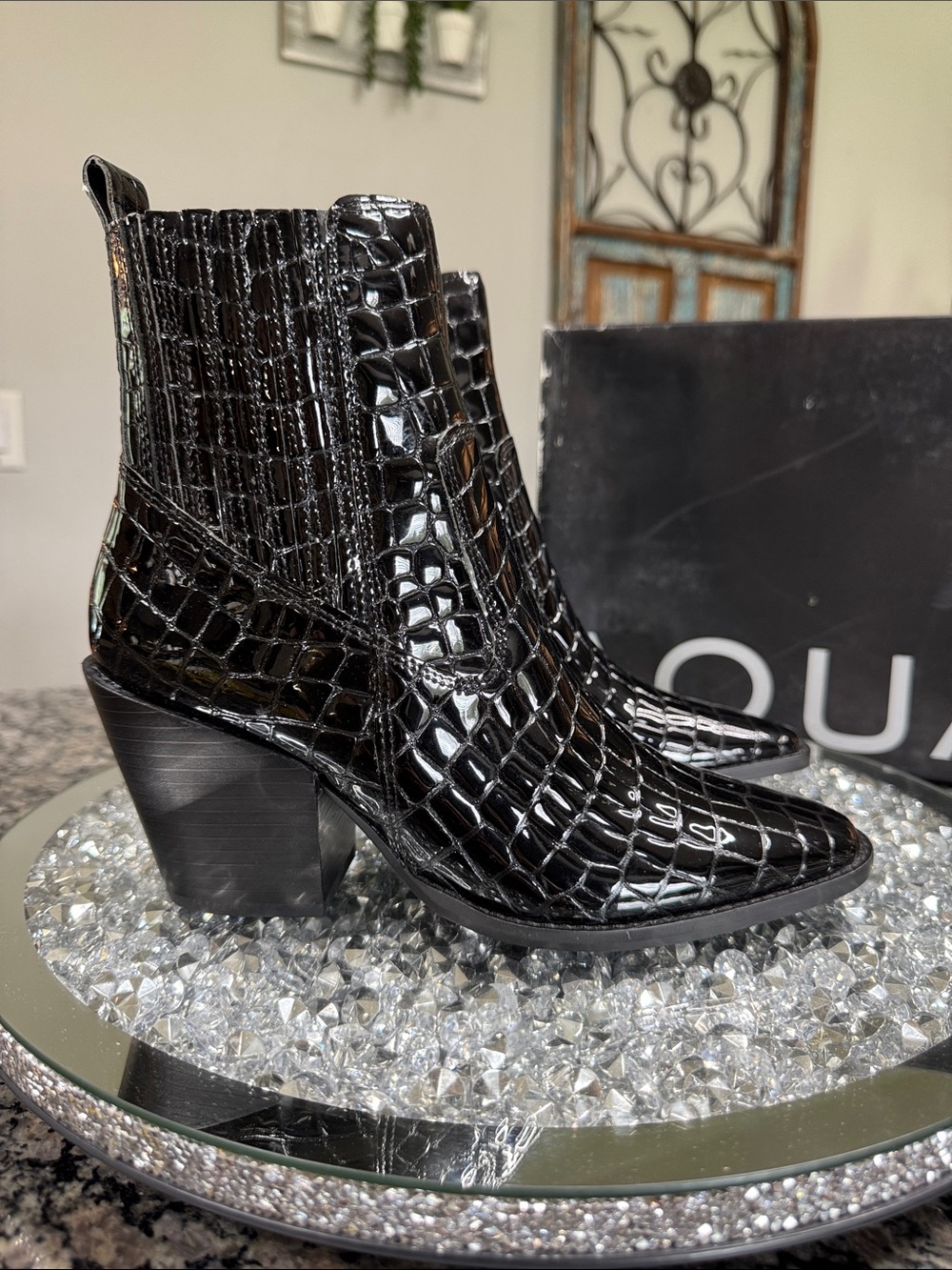 Aqua leather Black Croc-Embossed Patent Ankle Boots MEW 7.5